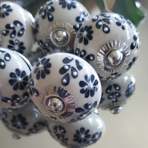 P12 Floral Ceramic Knobs with Black Pattern - Picture 4 of 5